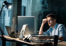 Cuidado con las extensiones de Chrome que capturan y venden los chats que tenés con una IA