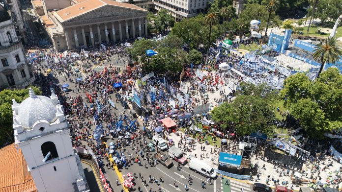 El Gobierno le baja el tono la movilización de la CGT contra la reforma laboral: “Es un día normal”