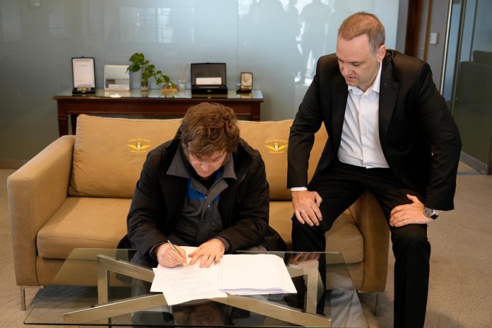 Reforma laboral: el Gobierno sumó a último momento un artículo que apunta contra los jueces del trabajo