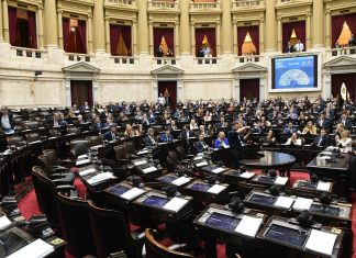 Diputados opositores impulsan un proyecto para declarar la emergencia salarial educativa y reforzar los ingresos de los docentes