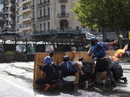 El Gobierno prepara la denuncia contra los detenidos por la violencia afuera del Congreso y no descarta la figura de terrorismo