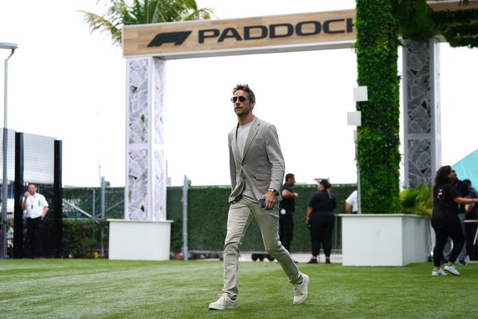 Una figura de la F1 reveló el desconocido beneficio del “pase rojo” que reciben los campeones de por vida tras su retiro