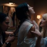 De Johnny Cash a Geese: Las canciones que suenan en la serie Algo terrible está a punto de suceder