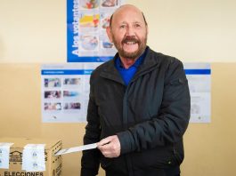 Denuncian que en la escuela donde Gildo Insfrán se entrevistó con alumnos nunca empezaron las clases