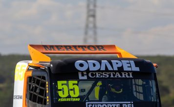 El impactante accidente que se produjo en una carrera de camiones en Brasil que involucró a cuatro pilotos