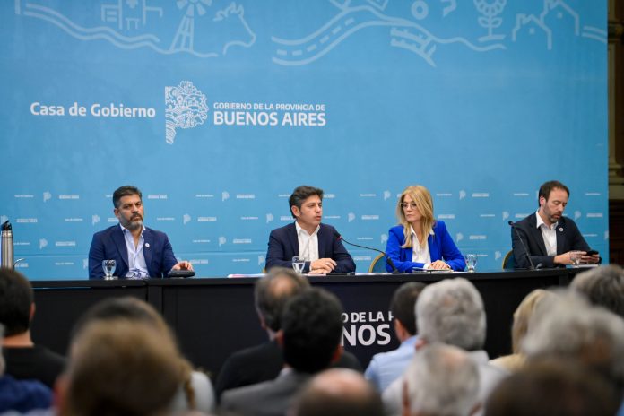 Kicillof les prometió a los intendentes que va a coparticipar lo que recupere del recorte de fondos nacionales