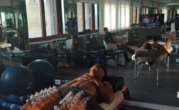 La impresionante imagen de una estrella del fútbol europeo que se sometió a una peculiar terapia