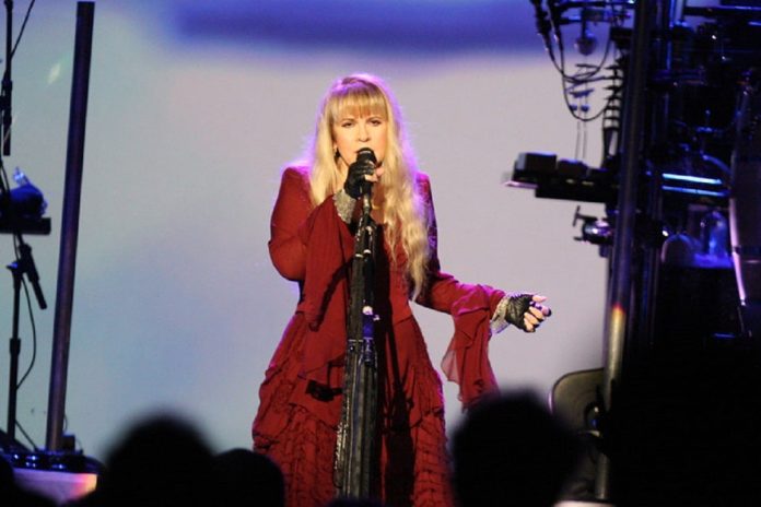 La mejor canción de protesta según Stevie Nicks: «Me volví loca la primera vez que la escuché»