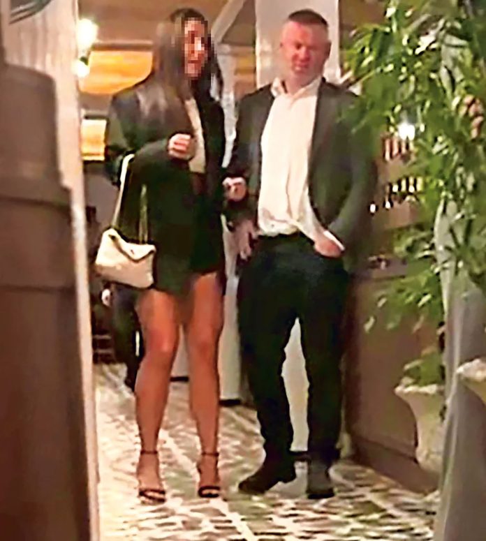 Las imágenes de una leyenda del fútbol “en mal estado” durante una fiesta sin su esposa que dio que hablar en Europa