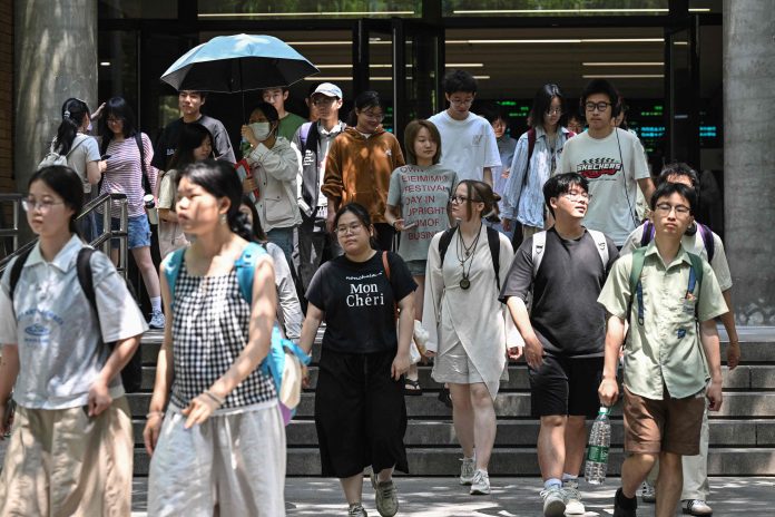 Cuáles son las universidades que empiezan a cerrar carreras por el avance de la inteligencia artificial