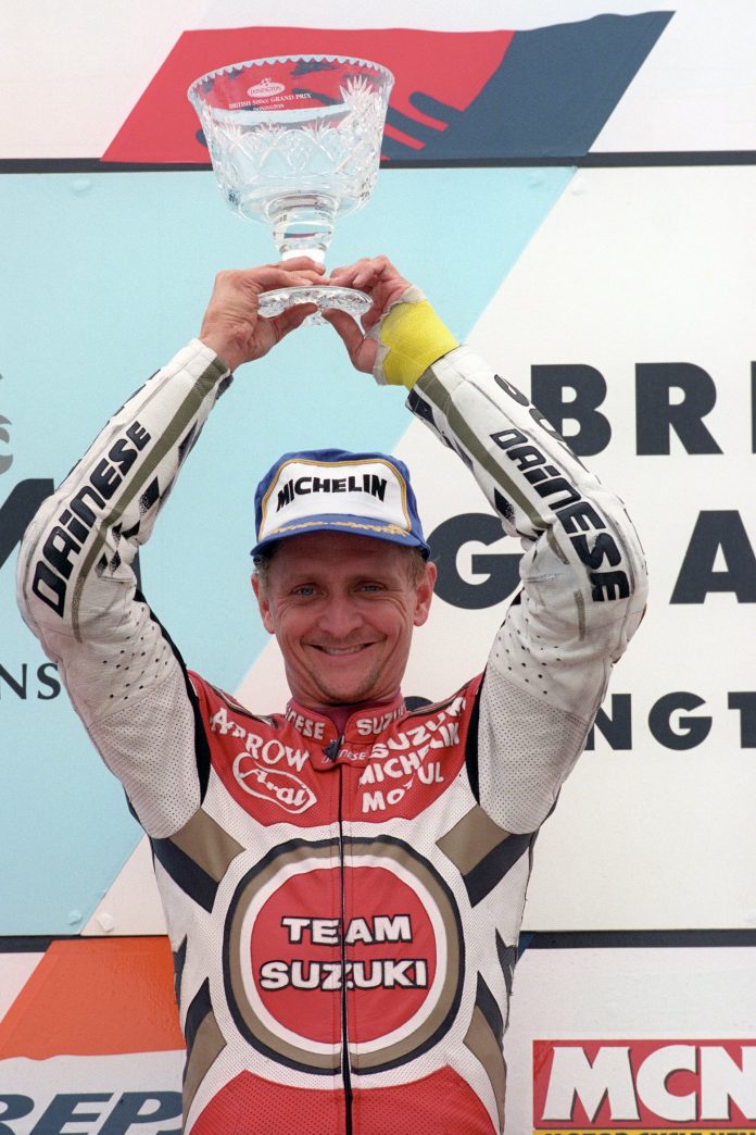 Fue campeón mundial de motociclismo, se enamoró de Gabriela Sabatini y le mandó 500 rosas