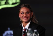 La ausencia de su padre Dennis Rodman la marcó, su brillo obligó a un cambio de reglas y es la futbolista mejor pagada del mundo