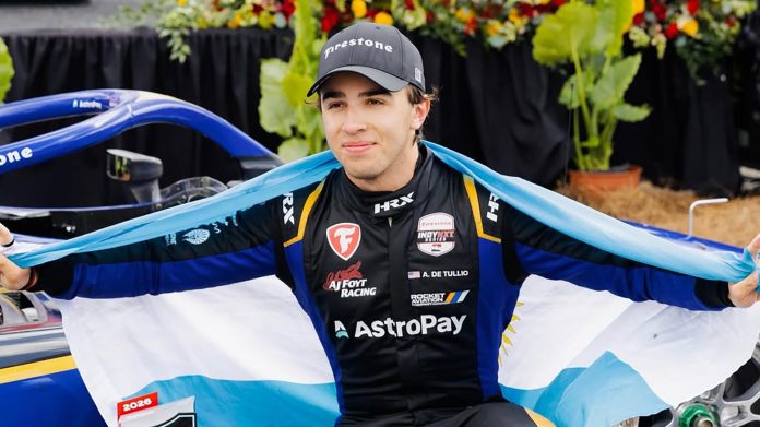 Nació en Miami, corre con bandera argentina, ama el mate y ya demostró ser ganador: “Mi sueño es ser campeón de la IndyCar”