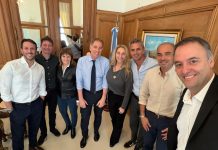 Adorni activa la mesa política en plena escalada de tensión entre Caputo y los Menem