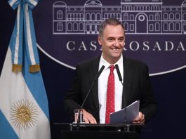 Adorni busca reactivar la gestión y convocó a una reunión de Gabinete mientras avanza la causa en su contra
