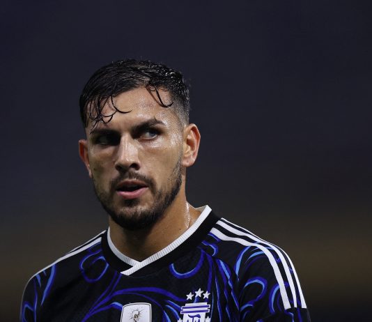 Alerta en la selección argentina por la lesión de Leandro Paredes a 17 días del debut en el Mundial: las opciones que tiene Scaloni