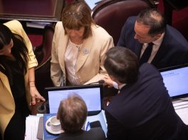 Bullrich se reúne con los dialoguistas en el Senado para definir el articulado final de la reforma laboral