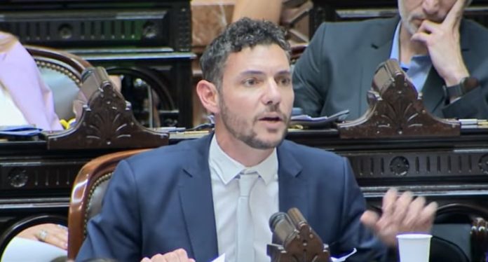 Damián Arabia: “Hay más gente que llega a fin de mes desde que asumió el presidente Milei”