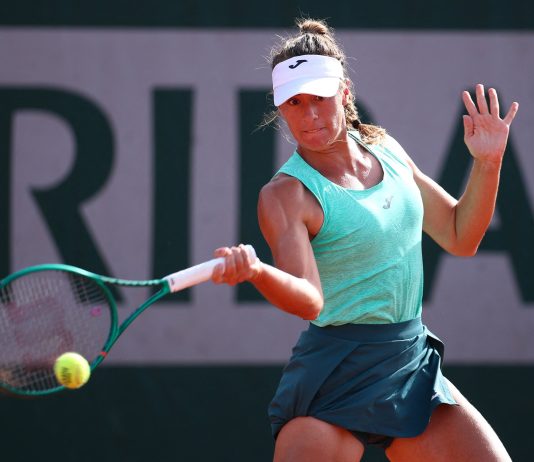 La argentina Solana Sierra se quebró en vivo tras su dura derrota por doble 0-6 en Roland Garros: “Duele y va a doler”