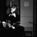 La canción más extraña que escuchó John Lennon: «Todos se equivocan»