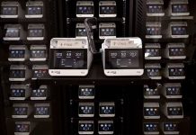 Chip con neuronas humanas aprende a jugar al Doom e impulsa la investigación sobre computadoras biológicas