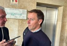 El audio en el que Adorni le ofrece ayuda a su contratista antes de declarar: “Te voy a dar todo lo que necesites”