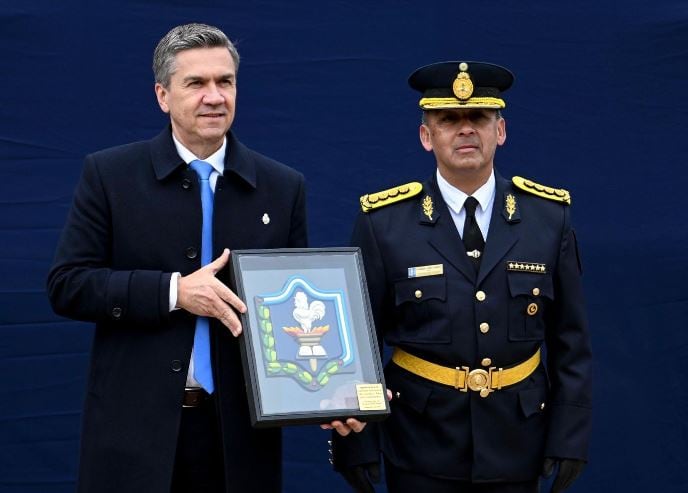 El gobernador de Chaco anunció un aumento salarial para la Policía