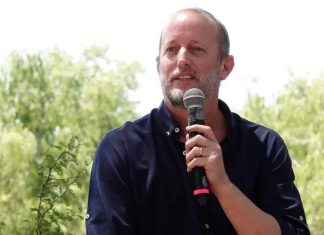 El juez Luis Armella no hizo lugar al pedido de detención de Martín Insaurralde, pero le prohibió salir del país