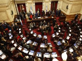 El oficialismo hizo caer la sesión del Senado para evitar la interpelación a Manuel Adorni