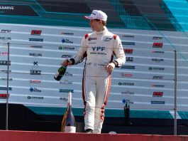 Es argentino, corre en la Fórmula 4 con el mismo equipo de Colapinto y con un coche “vintage”: su plan para llegar a la F1
