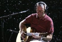 La canción que más enorgullece a Eric Clapton: «Me deja sin palabras cuando la toco»