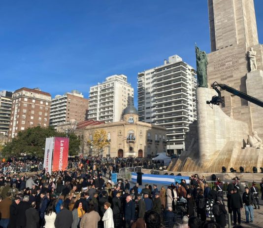 Los abrazos de Milei con Adorni y Bullrich y el desplante a Villarruel, en la previa del acto por el Día de la Bandera
