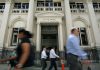 Los empleados bancarios recibirán otro aumento en mayo: a cuánto llegará el monto récord del salario inicial