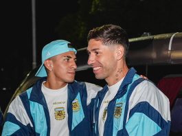 El fotógrafo oficial de la Selección reveló fotos inéditas del recibimiento en Ezeiza