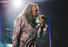 La canción que Robert Plant escribió enojado con Jimmy Page