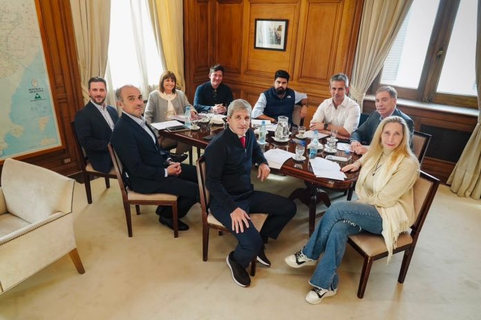 La mesa política se reúne para reordenar la actividad legislativa pese al parate invernal del Congreso
