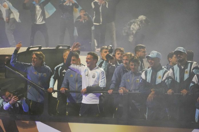 Milei dijo que los jugadores de la Selección no quisieron festejar tras la final y habló sobre los próximos pasos del Gobierno