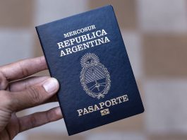 A un año de su anuncio, hay fricción en el Gobierno por la demora del “pasaporte dorado” con el que Milei busca inversiones