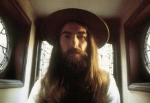 El vecino guitarrista que deslumbró a George Harrison: «Es increíble»