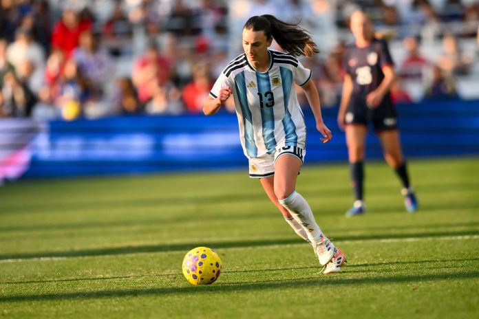 Nació en Estados Unidos y aún lucha con el idioma, pero se convirtió en una referente de Argentina: “No quisiera usar otra camiseta”