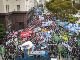 Nueva protesta de movimientos sociales y sindicales contra el Gobierno: marcharán por el endeudamiento familiar
