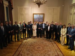 “Una gran mesa antikirchnerista”: el bloque político que gobernadores le proponen a la Casa Rosada para 2027