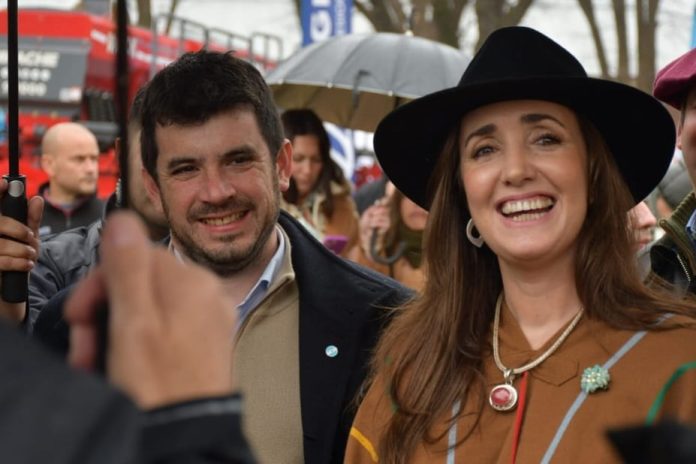 Victoria Villarruel sumó otra foto opositora junto al presidente de la UCR y pidió eliminar las retenciones