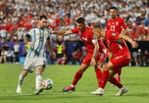 Es una estrella de su selección, enfrentó a Argentina en el Mundial y podría ir a la cárcel por falsificar un documento médico