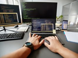 Especialistas responden si conviene pagar una inteligencia artificial