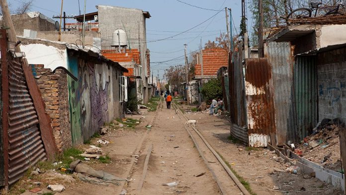 Fernanda Miño reclamó fondos para los barrios populares: “El Gobierno desmanteló la integración urbana”
