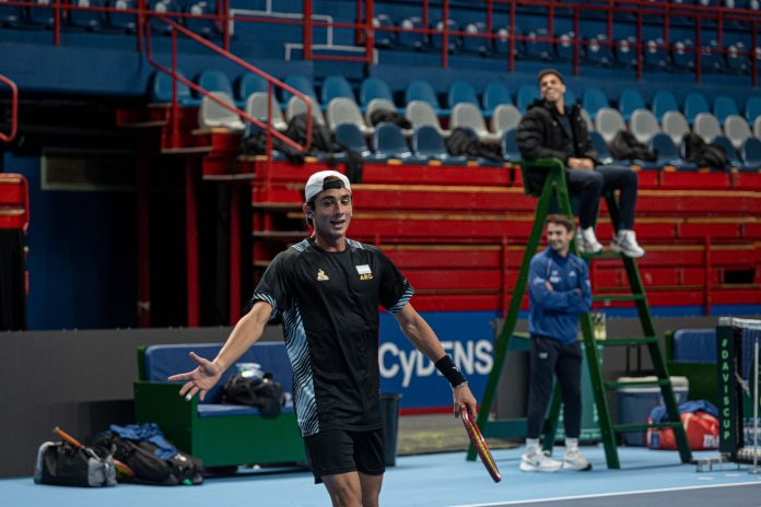 Manuel La Serna, el sparring que mira de cerca su sueño de jugar la Copa Davis: “Quiero representar a Argentina algún día”