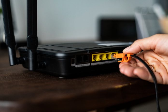 Por qué conviene apagar el router del Wi-Fi todas las noches