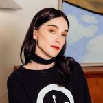 St. Vincent eligió la peor canción jamás escrita: «Es horriblemente sexista»