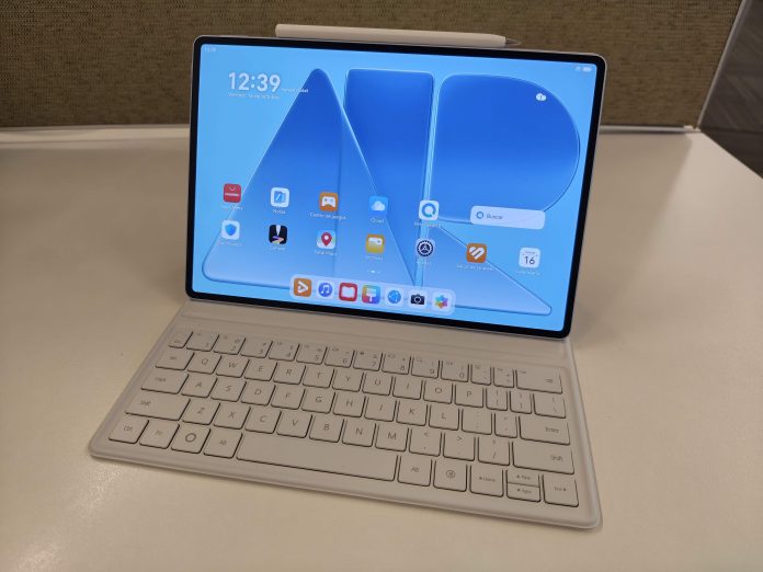 A examen: probamos la tableta Huawei MatePad Air, con pantalla de 12″ y teclado desmontable